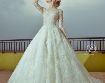 ORIENTAL FLORALS Crystal-Embellished Wedding Dress