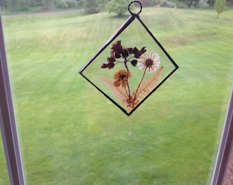 Beautiful Vintage Pressed Flower Suncatcher, Vintage Leaded Glass Suncatcher