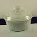 Casserole Dish with Lid, Corning Ware French White Pattern, 1.6 L, Clear Glass Lid, Vintage 1980's