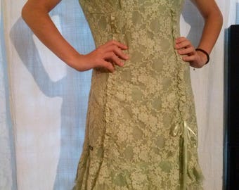 Mid long dress with lace green strap