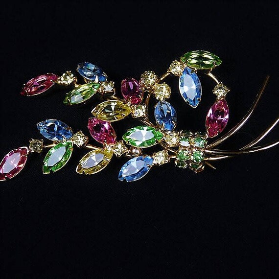 Rhinestone Brooch / Mid Century / Pastel Floral Spray