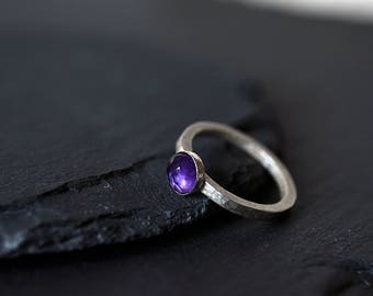 February Birthstone ring - Sterling silver Amethyst ring - Sterling Silver Purple Ring - Birthstone ring -Hammered with 6 mm Gemstone