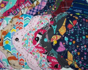 Set of 10 panty liners with wings 8 inches in random prints