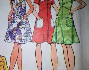 Vintage 1970s Butterick sewing pattern - ladies flared dress with pointed collar- size 14