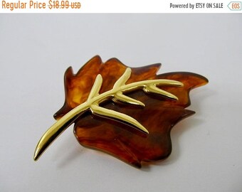 On Sale KJL Kenneth J Lane Torte Plastic Leaf Pin Item K # 366