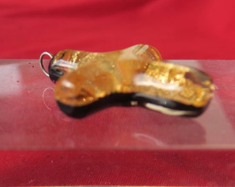 bijoux contemporain, croix, crucifix en verre, pendentif - religion, objet de piété,contemporary jewelry, cross, crucifix in glass, pendant
