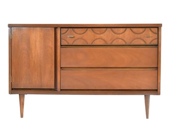Mid Century Modern Credenza by Bassett - Vintage Walnut Sideboard/Media Console