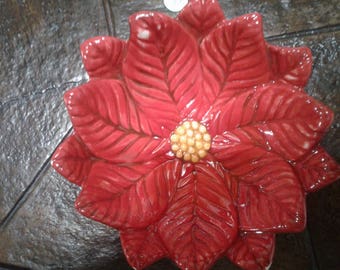 red flowered leaf bowl