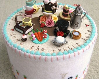 Alice In Wonderland Cake Topper