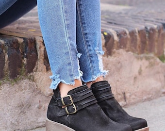 platform shoes, chunky shoes, leather shoes.