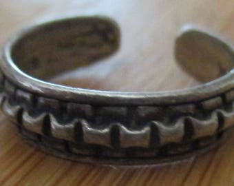vintage sterling 925 patterned band ring could be toe ring us size 7.3/4 uk size P