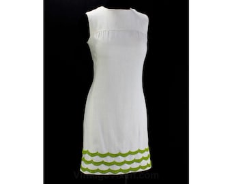 Size 4 Sun Dress - Cute 60s White Dress - Summer 1960s Sleeveless Shift - Pistachio Green Scalloped Hem - Preppie Chic - Bust 34 - 46206