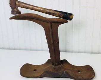 Cobblers shoe form, Cobblers Hammer, cast iron, shoe form,metal sculpture,rustic,farmhouse decor, barn find, shoe, antique cast iron,
