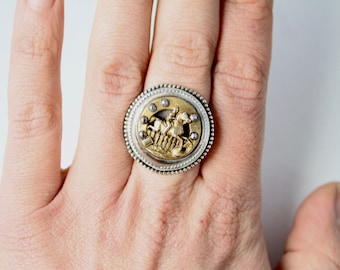 Equestrian Lover Ring Sterling Silver - Antique button set in Sterling Silver - Ring size 7.5