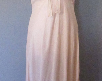Barbizon 40s Light Pink Nightgown