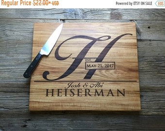 SUMMER SALE - 10% OFF - Personalized Cutting Board, Engraved Cutting Board, Personalized Wedding Gift, Wedding Gift, Housewarming Gift, Anni