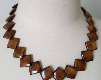 Necklace wood painted 70's