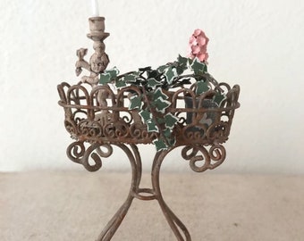 Dollhouse Miniature, Flowerpot stand in 1:12 scale Nr 1