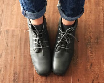 90's Leather Ankle Boots; Women's Vintage Grunge HipsterGrey Lace Up Leather Booties Granny Boots Size