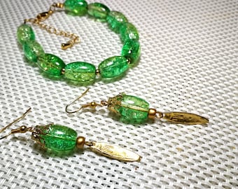 Set bracelet and earrings green glass