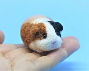 Needle felted guinea pig Needle felted animal Wool felted guinea pig Wool felted animal Miniature guinea pig Guinea pig ornament