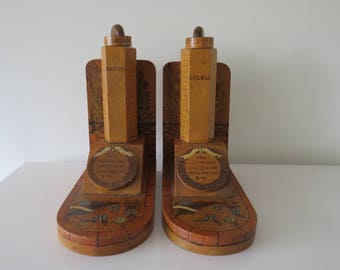Two wooden bookends to the memory battle 1940 grebbeberg. 40 's.