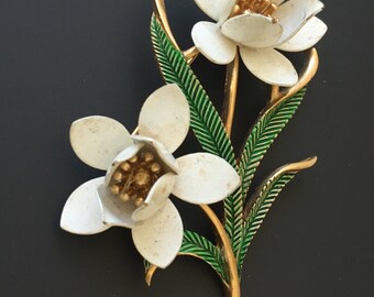 Vintage signed Trifari flower brooch