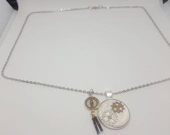 Gear in clear resin sea shell necklace