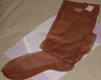 VINTAGE New Old Stock 1 pair DELMAR Seamed STOCKINGS Nylons Hosiery Probably 9.5