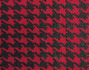 Burlap Print Houndstooth Red - 60" x 20 Yards