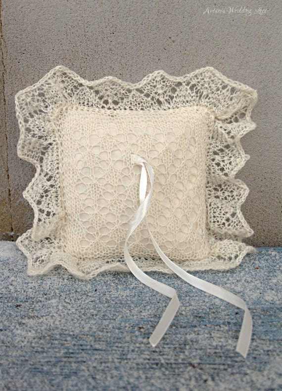Lace Ring Bearer Pillow Hand-knitted Natural White Ring