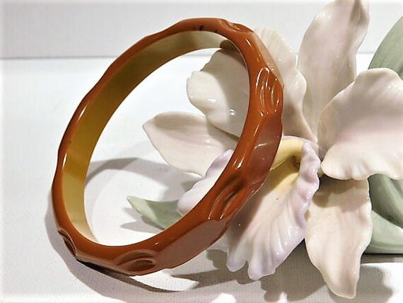 Bakelite Bangle / Carved Bakelite / Genuine Bakelite / Art Deco