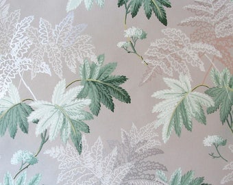 Vintage Wallpaper by the Yard. 1940s Fern Matte & Silver Wallpaper 19" x 36" / by the yard
