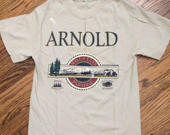 Vintage 1980's/1990's womens arnold california tshirt. Size small