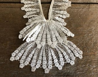 Antique Lace Collar with Jabot, Neck Ruffle, 1910s, Cream White