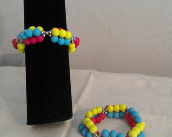 Brand New Handmade 3 strand stretchy bracelet with gift bag