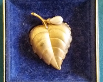 Vintage Avon Fragrance Leaf Glace' with Pearl Pin