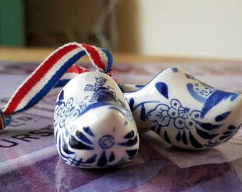 Vintage "Delft" Blue-White Pair if Ceramic Miniature Dutch Clogs!
