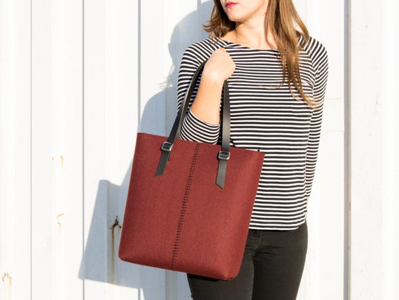 Felt TOTE BAG / leather straps / maroon / felt women's bag / wool felt / made in Italy