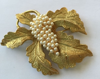 Vintage Hobe' Brooch Grapes and Leaves