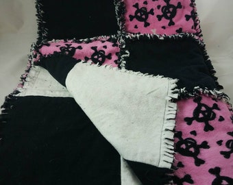 Skull flannel rag quilt