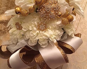 Nadiyah - Brooch Bouquet