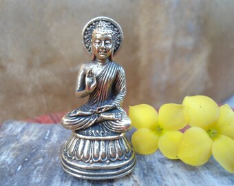 Buddhist Statue Tiny BUDDHA STATUE Meditation Altar Pocket Statue Deity Statue Zen Gift Buddhist Gift Brass Buddha Statuette Portable Altar