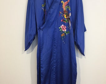 Vintage Embroidered SILK/RAYON KIMONO M-L