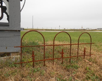 Small Wrought Iron Garden Border Edging Fence - 16"