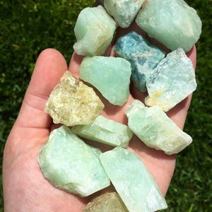 Raw Aquamarine Crystal - Raw Aquamarine Stone - Aquamarine Raw - Healing Crystals and stones - raw aquamarine - Throat Chakra Crystals
