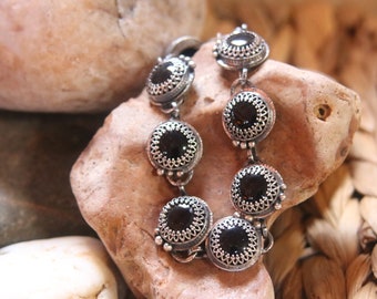 Handmade silver bracelet with onyx