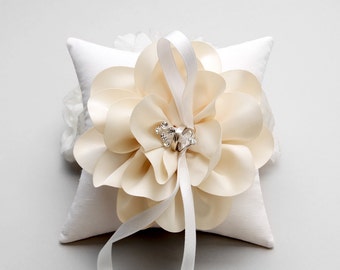 Ivory ring pillow, wedding ring bearer pillow, champagne ring pillow, wedding decor - Sellena