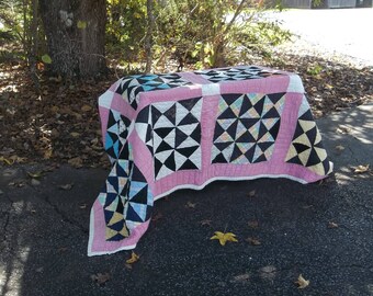 Vintage Quilt Handmade Pieced Quilt Antique Quilt 68 x 82 Bedspread Throw Primitive Bedding Prairie Farmhouse French Country