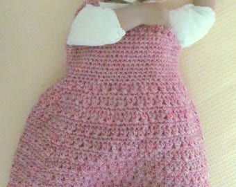 Baby Hänger mit Mütze in rosa-beige, Gr. 56-62 cm